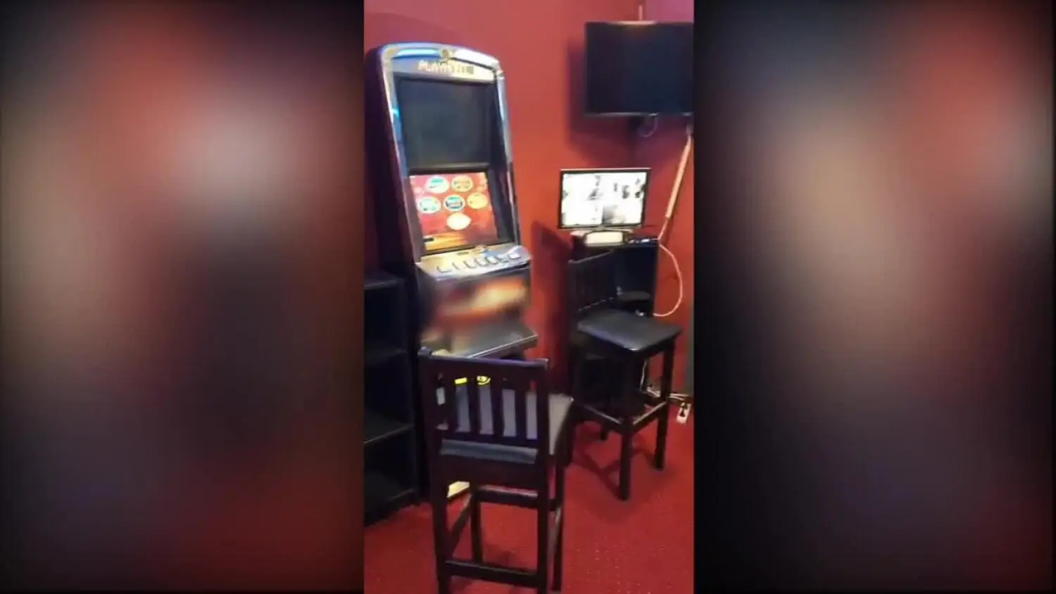 Hazard pod przykrywką. Zabezpieczono magazyn z automatami